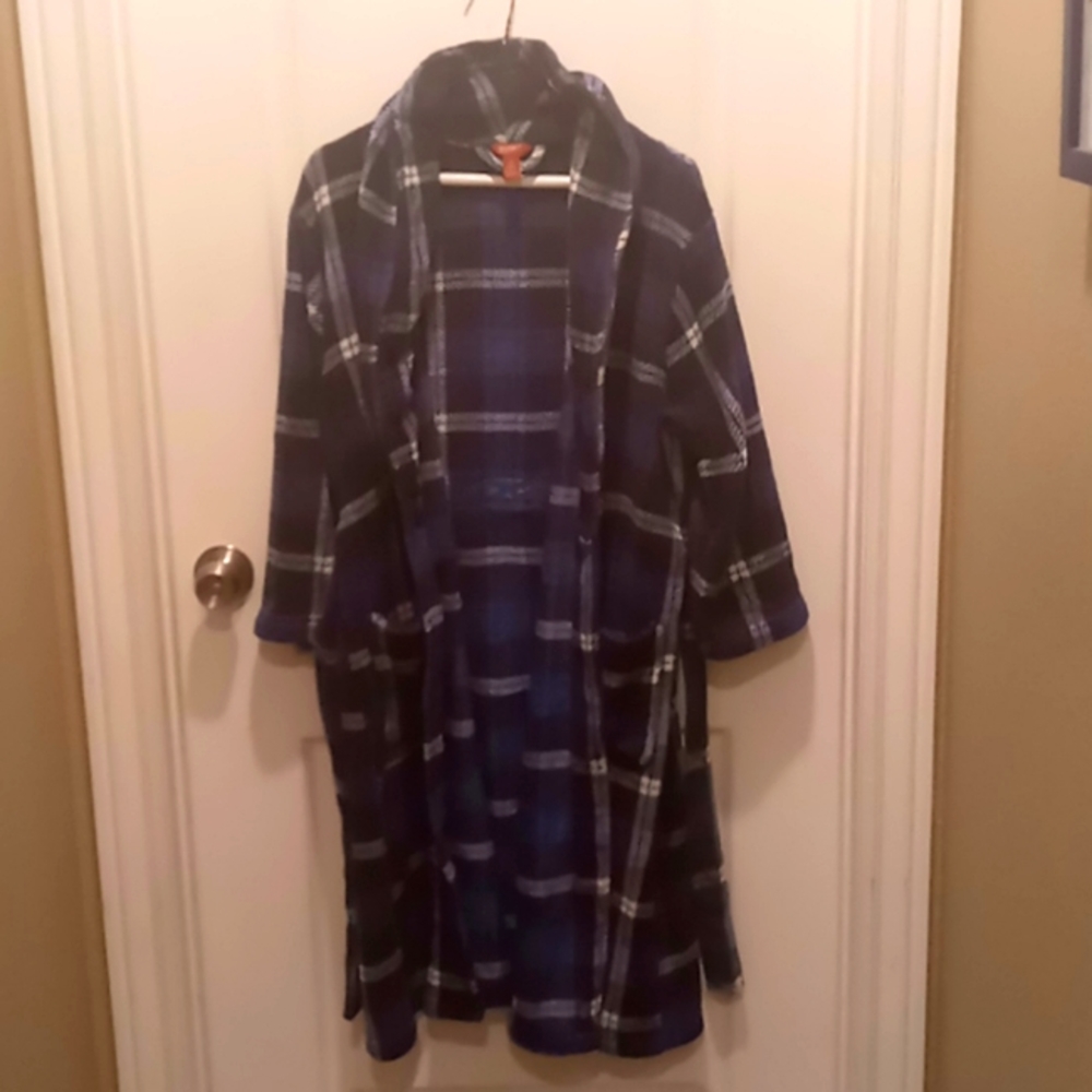 Blue gingham robe.